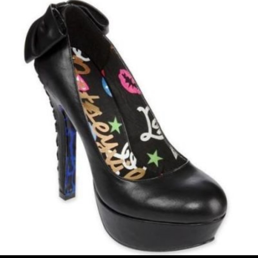 Betseyville Corset Bow Pumps